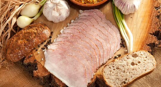 Szynka Wiejska Markowska Ztluszczykiem